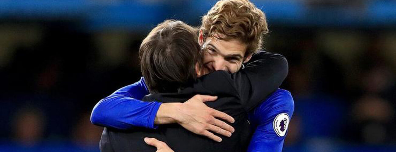 Première tentative pour Marcos Alonso