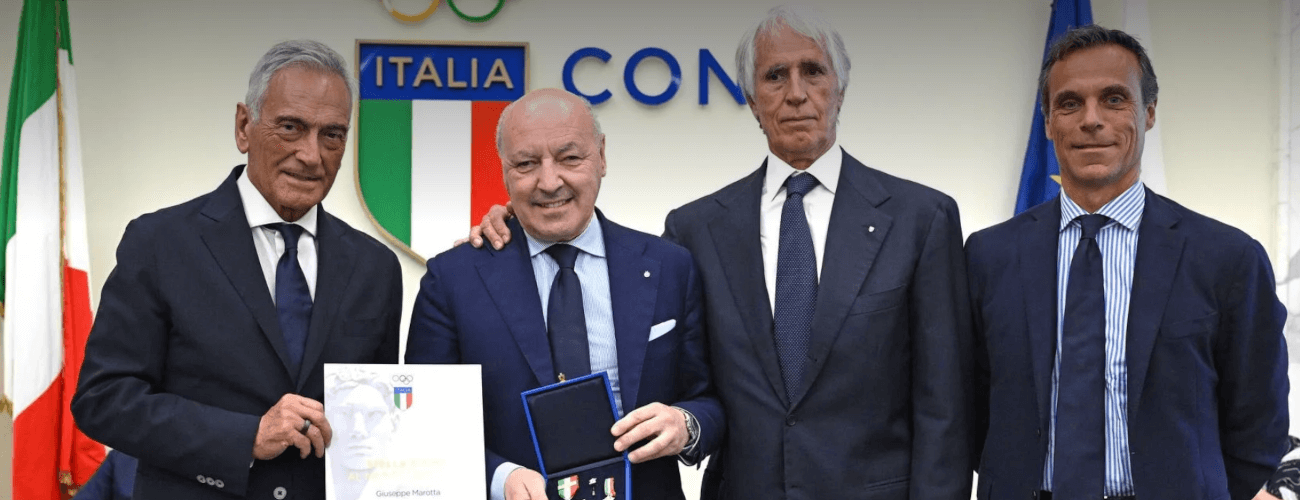 Giuseppe Marotta reçoit la Stella d’Oro des mains de Giovanni Malagò