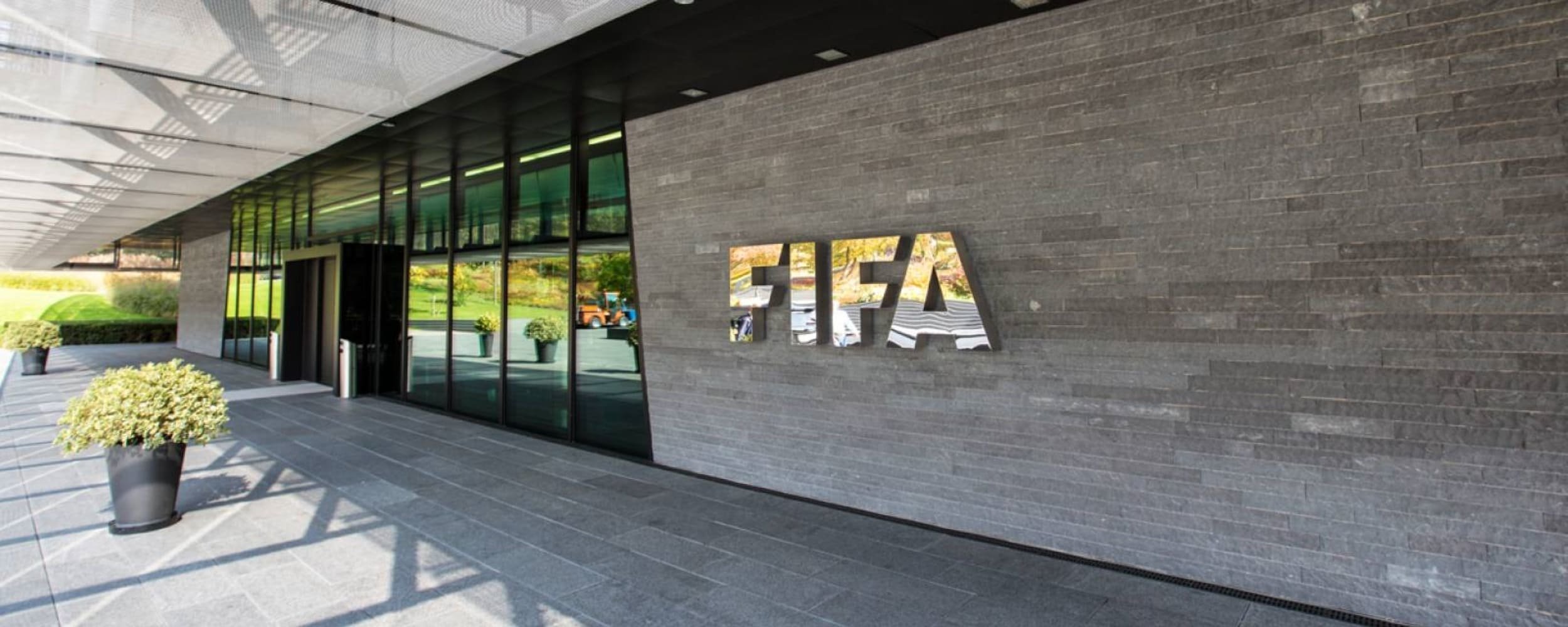 Des règles de la FIFA encadrant les transferts de joueurs, jugées «contraires au droit» de l’Union européenne